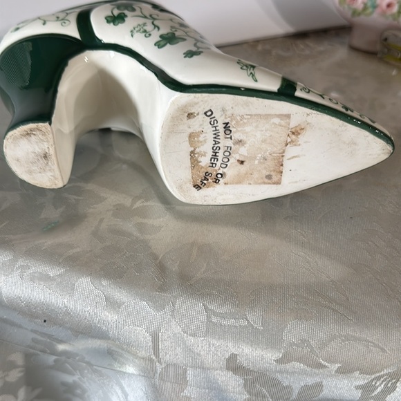 Shamrock Vintage Shoe Planter/Vase Hand painted clover leave designs - Picture 7 of 7